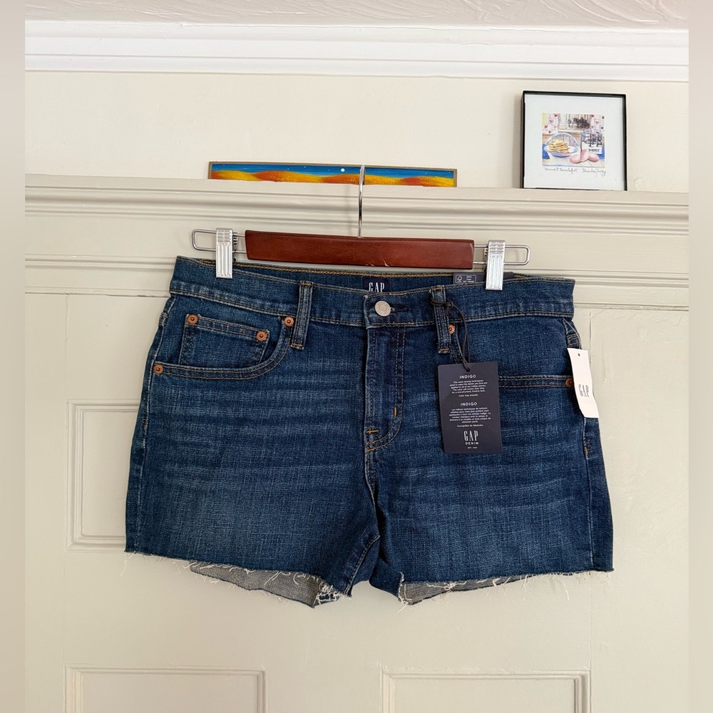 NWT GAP Women’s Mid Rise Denim Shorts, Size 28, Indigo